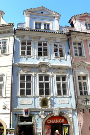  Charles Bridge Economic Hostel  Прага